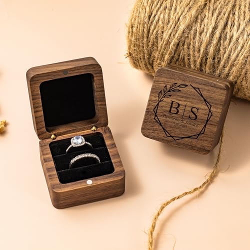KEMEILA Caja Personalizada para Anillos de Boda y Compromiso - Cuadrada de Madera Con 2 Ranuras - Ideal para Propuesta y Ceremonia