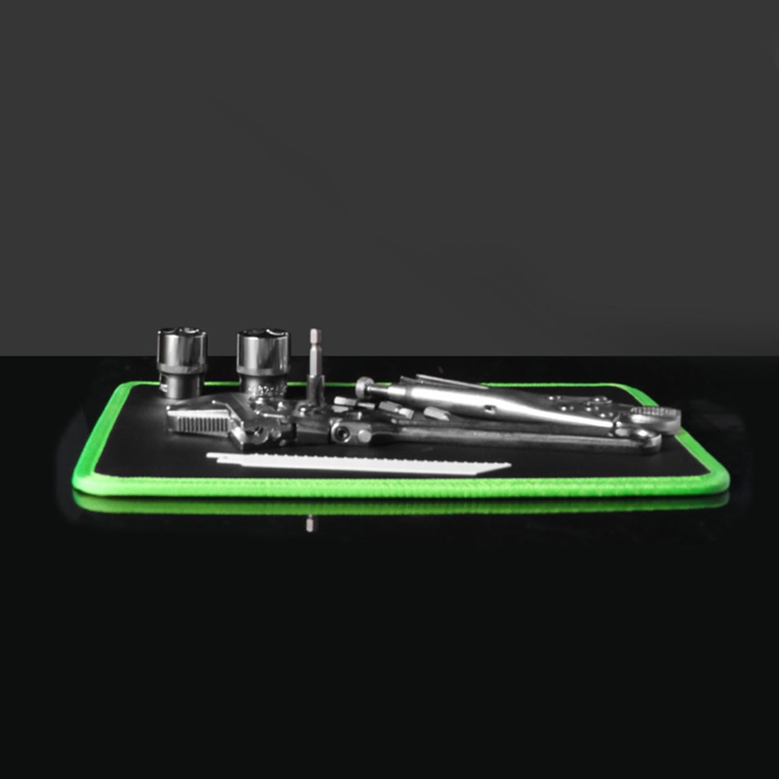Magnetische Werkzeugmatte Für Mechaniker 32,3 x 24,8 x 0,7 cm Rutschfeste | Magnetische Werkzeugunterlage Für Autoreparatur, Kfz-Werkstatt, Garage, Auto, Bau, Elektronikprojekte, Schreib