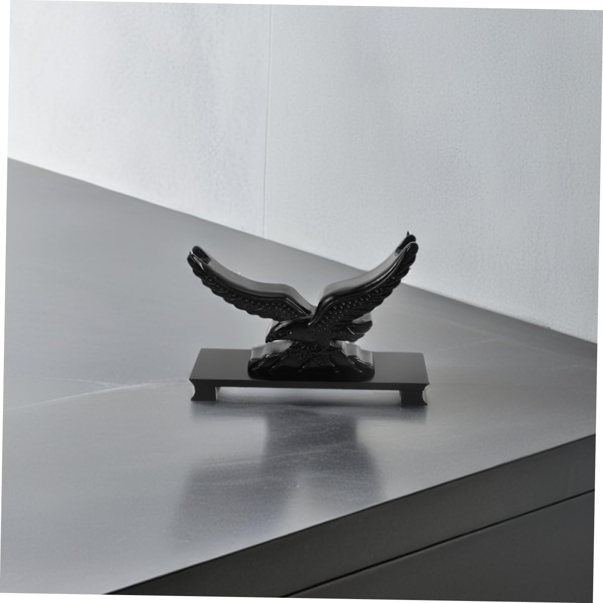 Soporte para Espadas Forma de Águila Negro de Resina