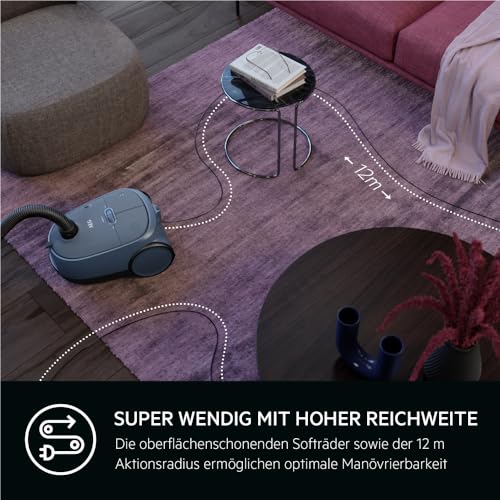 AEG CLEAN 6000 Staubsauger mit Beutel, Hohe Saugleistung, inkl. Zusatzdüsen, 50% Recyclingkunststoff, Ideal für Haustierbesitzer, Reinigen von Polstern, 12 m Kabel, 850 W, Blau, AB61C2DB