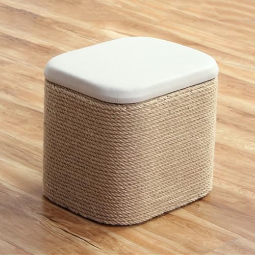 Coffre de rangement et tabouret marron pour optimiser les petits espaces