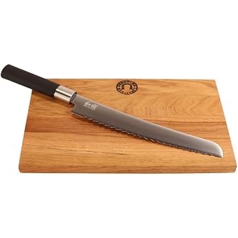 Kai Wasabi Black Bread Knife 23 cm with Serrated Edge + Handmade Oak Board 30 x 20 cm Japanese Kitchen Knife Set, Rustproof, 