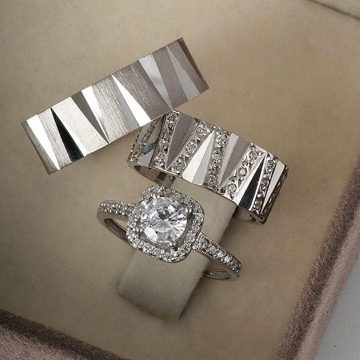 Sie und Ihn Silber Trauringe Paar passende Eheringe Set Personalisierte Eheringe aus 925er Sterlingsilber mit Cubic Zirkonia