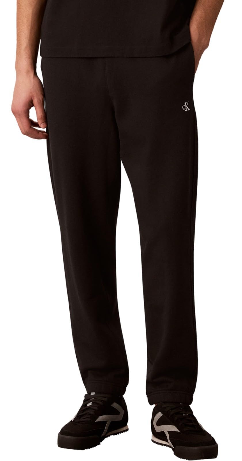 Mode von Calvin Klein & Tommy Hilfiger