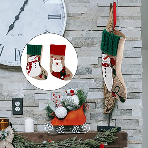 Cintres de Noël artisanaux pour redonner une forme parfaite à vos chaussettes