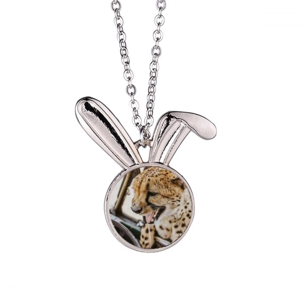 Collier lapin léopard parfait pour sublimer vos tenues de soirée - 5