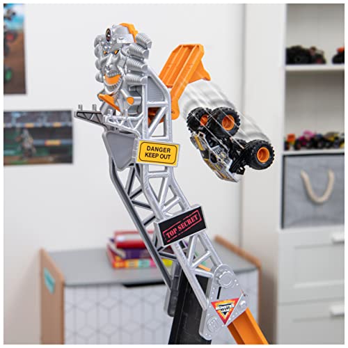 Image of Monster Jam, Official Max-D Break Free Playset with Exclusive 1:64 Scale Max-D Die-Cast Monster Truck