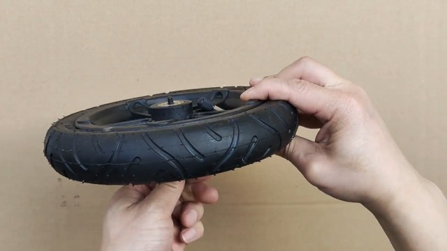 Amazon.com: 200x35 Pneumatic Tyre Use Nylon Hub Fit M8 or M6 Axle