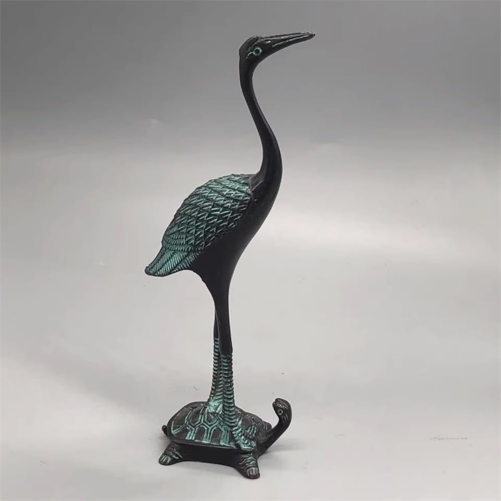 鶴の置物です。家の中で置いているので汚れなどはありません。 鶴の置物です。家の中で置いているので汚れなどはありません。