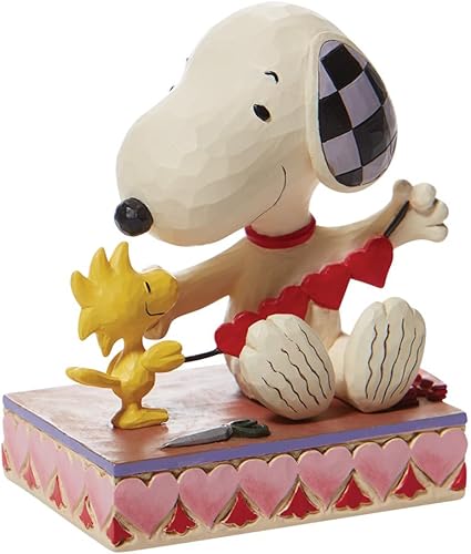 Miniatura 5 de Enesco Colección Peanuts de Jim Shore Woodstock y Snoopy con guirnalda de corazón, figura de resina de piedra, hecha a mano, pintada a mano, figuras