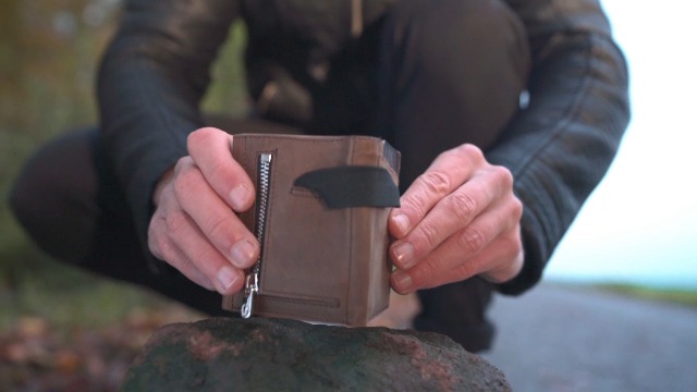 Watch DONBOLSO Wallet 2 | Slim Wallet with RFID Protection on