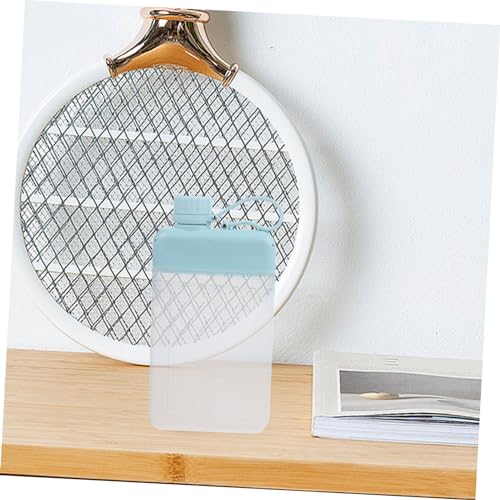 Bouteille eau plate réutilisable contre l'encombrement des sacs