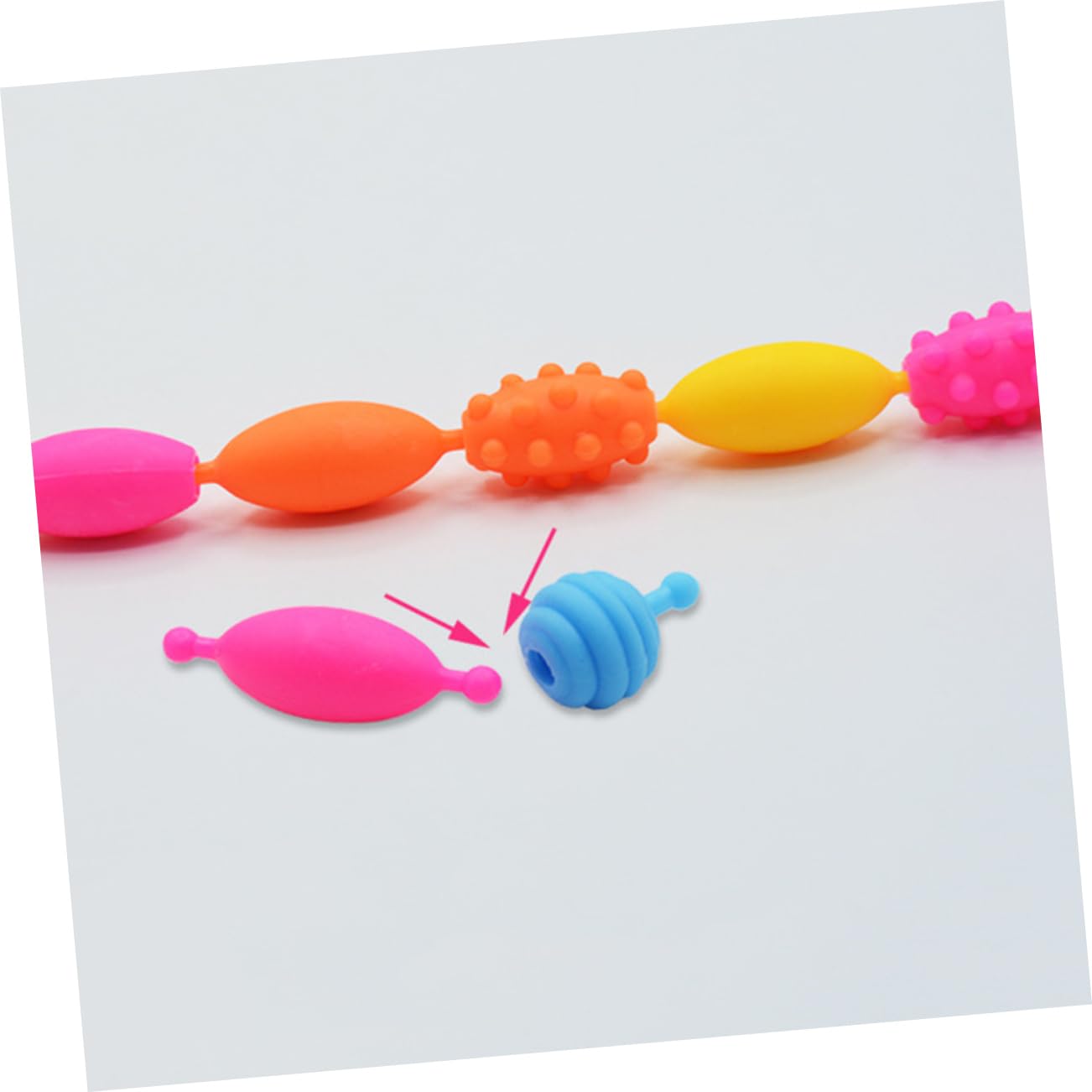 Kit fare Braccialetti Bambina Perline di Plastica Lavabili e Scatola Regalo Delicata per Attività Creative e Decorazioni Ragazzo Ragazza