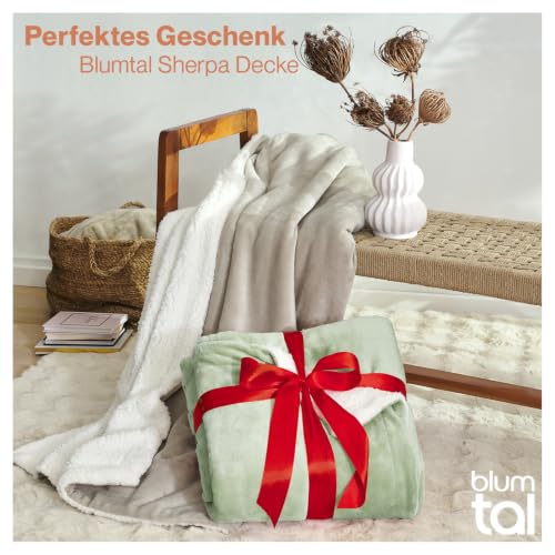 Blumtal Premium Sherpa Kuscheldecke flauschig 220x240 cm - Oeko-Tex zert. Sofa Decke mit Dicker Sherpa-Innenseite - super Flauschige Decke… – Ansicht 5