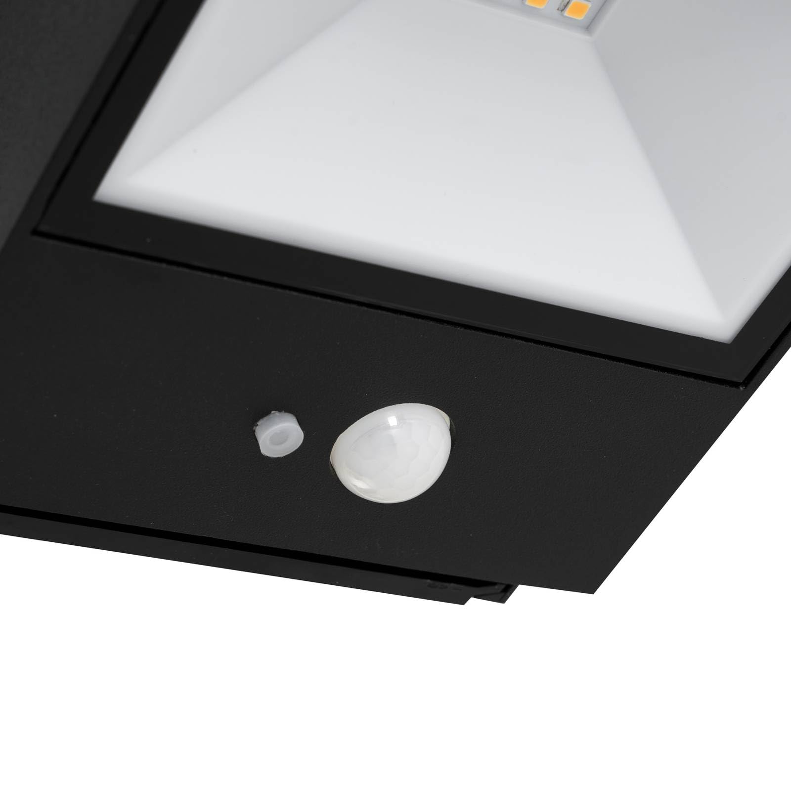 Lucande Lampa solarna LED zewnętrzna Dava z czujnikiem ruchu (ochrona przed wodą rozbryzgową (nowoczesna) w kolorze czarnym z aluminium, lampa ścienna do użytku na zewnątrz i do ogrodu, na ścianę