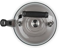 Vista 4 de Le Creuset - Tetera silbante de acero esmaltado con acabados metálicos, 1.7 cuartos de galón, Ostra