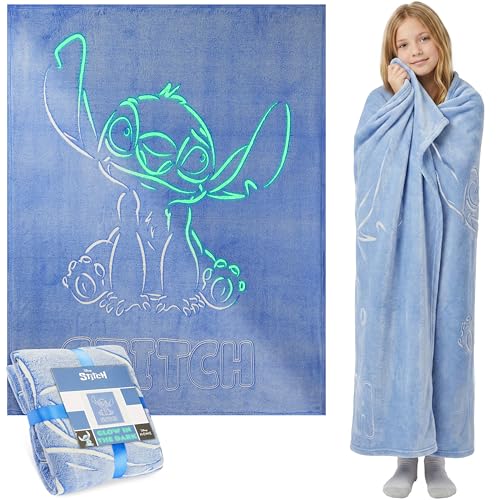 Get Trend Disney Stitch Manta Que Brilla en la Oscuridad 130x150cm para Niños y Adultos, Ideal para Cama o Sofá, Diseño Decorativo, Regalo Original (Morado Stitch)