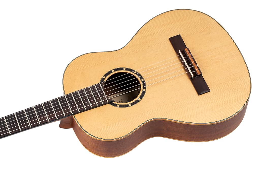 Ortega Guitars 3/4 Konzert Gitarre – Family Series – Inklusive Gig Bag – Fichte, Mahagoni, Natur (R121-3/4)