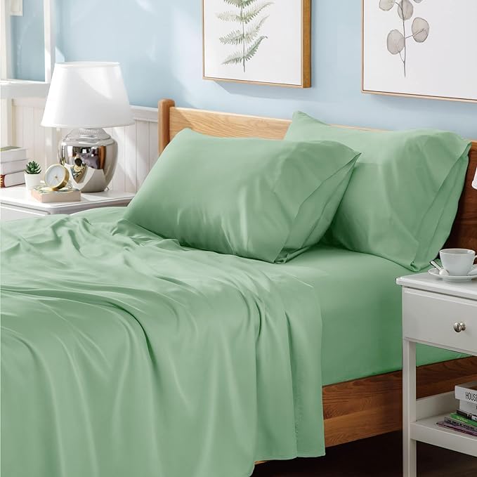 Prime Linens Flat Sheet Poly Cotton Percale Breathable Bed Top Sheet Wrinkle, Shrinkage and Fade Resistant Flat Bed Sheets (Mid Green, Super King(264Cm x 264Cm))