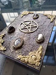 Grimório Artesanal Medieval com Pentagrama, Capa em Relevo, Decoração com Pedras Naturais, 16x22cm, Livro em Branco para Anotações, Diário