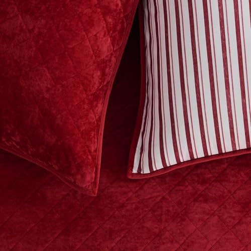 Image of Wonderful Christmas Cotton Stripe Quilt 5-Piece Set,King Luxury Red Velvet Quilt Set,All-Season Breathable Bedding with 2 Elegant Cushions,Versatile for Bedroom, Fit for Adults, Teens & Kids,104 inchx94 inch