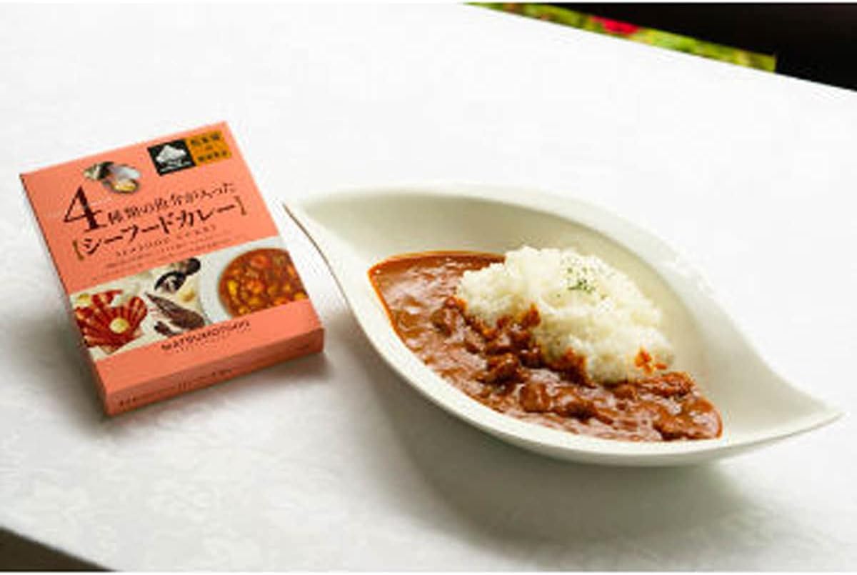 星街家の辛口トマトカレー 10箱 さくら家の濃厚シチュー 20箱 カード