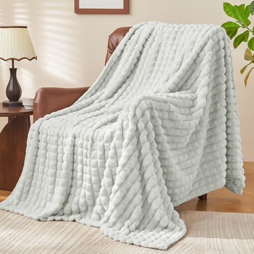 Image of BEDELITE 3D Checked Light Grey Fleece Throw Blanket for Couch, 50x60 Inches