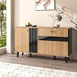 Correspondance innovante des couleurs : ce buffet est conçu avec une combinaison innovante de bois et de noir, tandis que le grain du bois souligne la beauté naturelle.