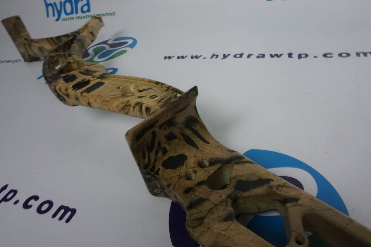 Zestaw hydroprintu BASIC zawiera: 1 x aktywator hydrodruku 400 ml + 1 x instrukcja obsługi + 1 x folia do druku w kamuflażu Wymiary: szerokość: 100 cm, długość: 800 cm (HCA-165)