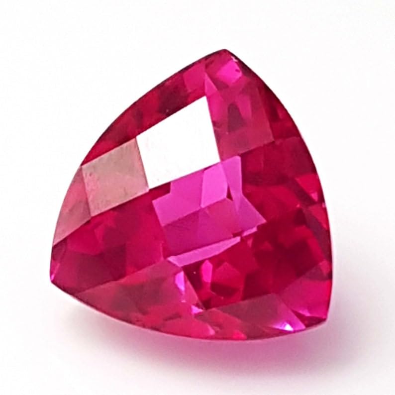 Saphir rose pour fabriquer bague et pendentif sur mesure, forme trillion facettée