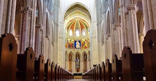 MADRID - Catedral de la Almudena, interior - visita con audiogu&iacute;a a Madrid (espa&ntilde;ol)