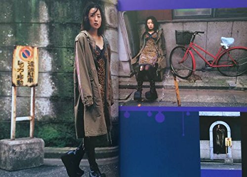 唄女　荒木経惟女性シンガー19人撮 椎名林檎　小島麻由美　ボニーピンク　坂本美雨 Amazon.co.jp: 荒木経惟 唄女うたいめUTAIME 椎名林檎 Bonnie Pink