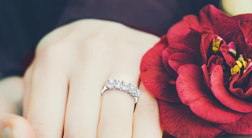 Eternity Moissanite Ring, Wedding Rings for Women, 2.0 Carat 5 Stone Moissanite Ring 925 Sterling Silver D Color VVS1 Princess Cut/Radiant Cut/Emerald Cut Lab Created Diamond Half Eternity Engagement Wedding Band for Women Size 5-112