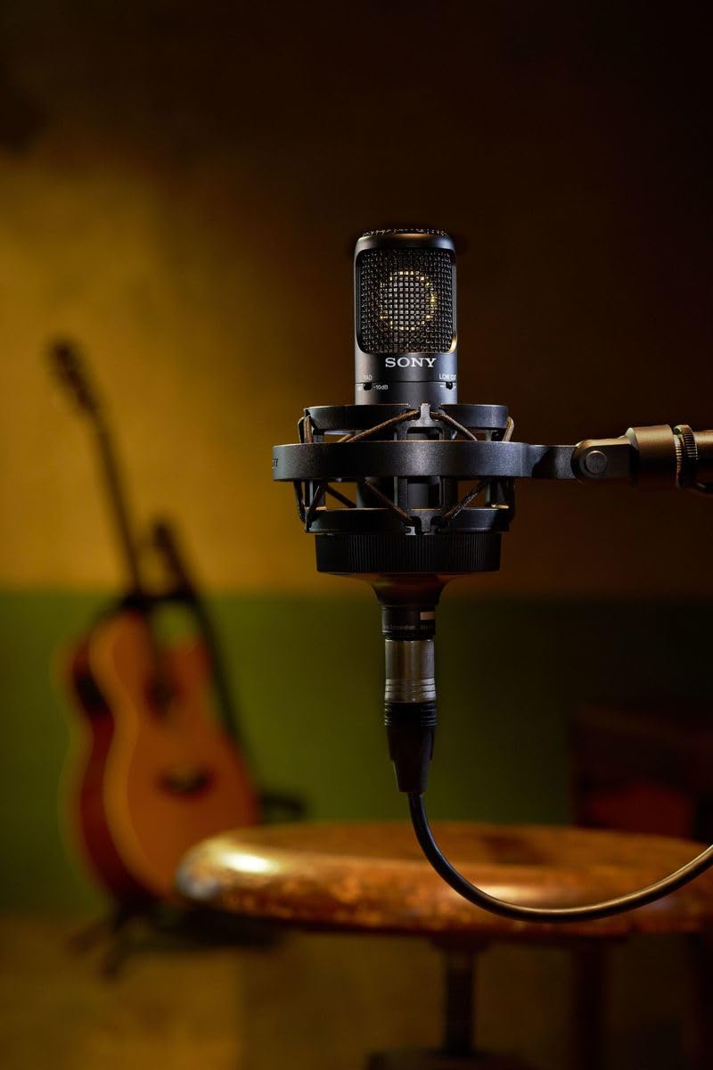 Micrófono de Estudio SONY-C80 Pro Audio; Rango de frecuencia de 20 Hz a 20 kHz; unidireccional; diseño con supresión de Ruido; tecnología Avanzada de la cápsula; XLR - Podcasts y grabación; Negro
