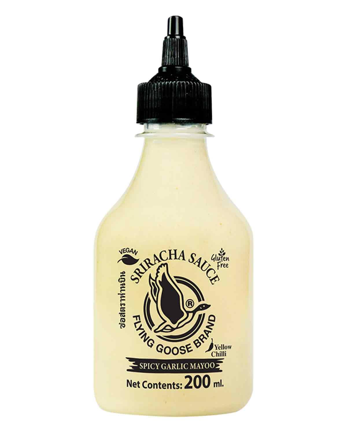 FLYING GOOSE Sriracha Spicy Mayoo Sauce, Knoblauch und Gelbe Chilis, süß scharfe Mayonnaise, leicht scharf, orange Kappe, Würzsauce aus Thailand, vegan, glutenfrei, 1 x 200ml