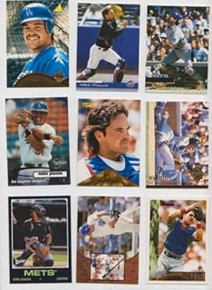 Mike Piazza / 100 Different Baseball Cards featuring Mike Piazza! No Duplicates