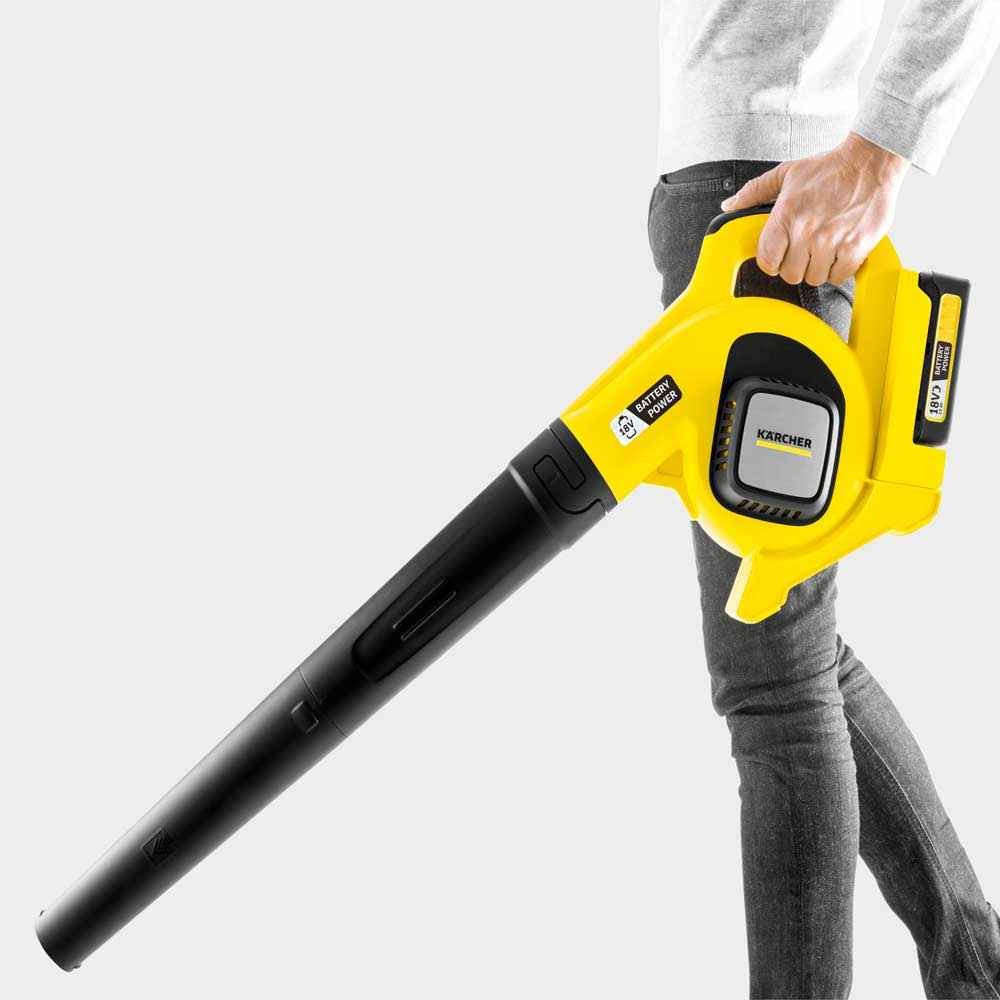 Kärcher 18 V Soplador de hojas LBL 2 Battery, velocidad del aire: 210 km/h, tubo desmontable, boquilla plana con borde rascador, peso: 2 kg, se puede usar con batería