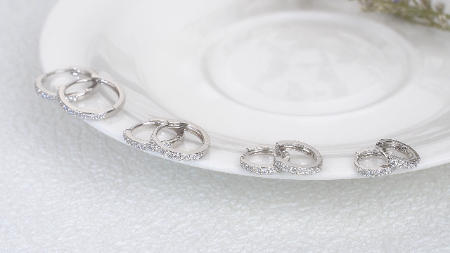 LOLIAS Orecchini A Cerchio Piccoli In Argento 925 Con Perlina – Huggie 10 Mm, Ipoallergenici, Per Donne, Regalo In Confezione - 5
