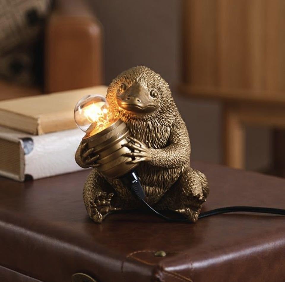 ニフラー モデル テーブルランプ Amazon.co.jp: ニフラー ライト テーブルランプ フィギュア ファンタビ