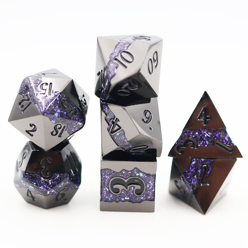 World of Dice - Lavastream-Serie - 7-teiliges Premium-Würfelset mit Glitzerndem Lavastrom-Design, ideal für DND, DSA, Pathfinder, Cthulhu, Shadowrun und viele weitere (Black & Purple)
