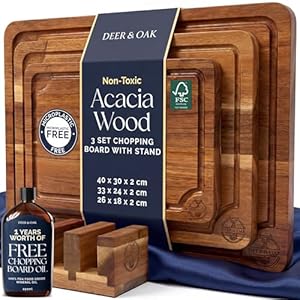 Deer & Oak 3-Piece Acacia Chopping Board Set with Stand, Includes 250ml Chopping Board Oil, FSC Certified Pre-Oiled Wooden Chopping Boards for Kitchens, Hardwood Kitchen Chopping Boards for Meat