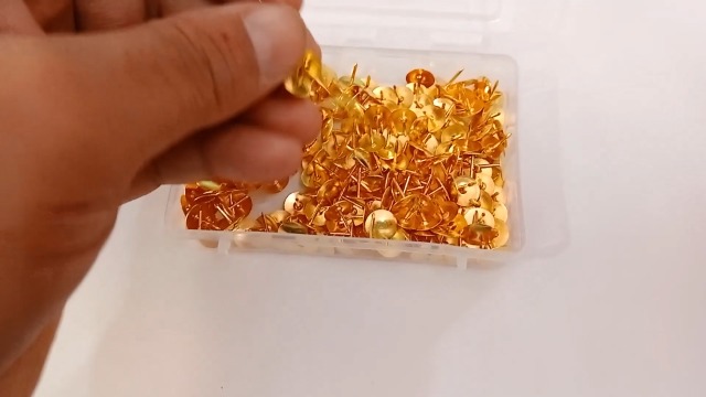 BAZIC 200 Brass-Color Push Pins - Sharp Steel Point Tacks For Bulletin Boards, Office, School
