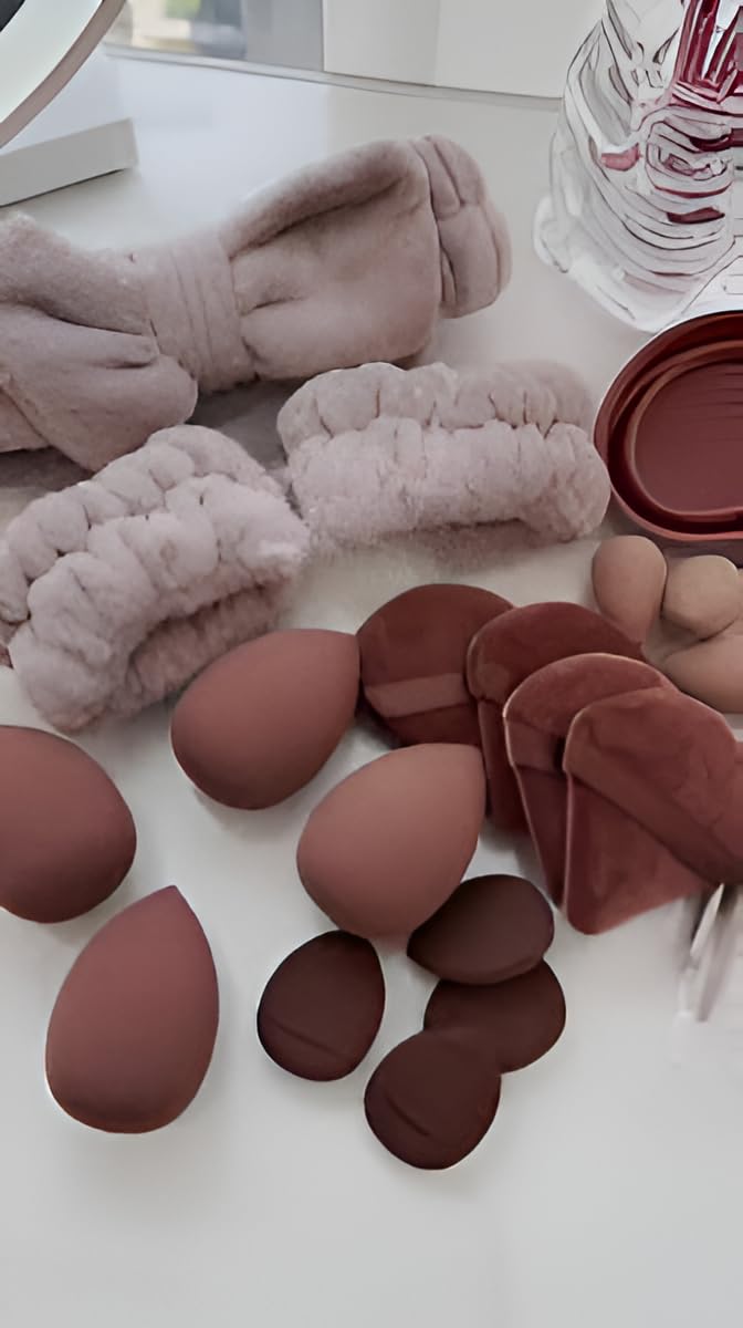 Gege Bear Juego de esponjas de maquillaje multiforma, colección Beauty Puff de 20 piezas con diadema y esponja limpia, juegos de rosa, morado, beige y brillante, kit de licuadora facial para crema