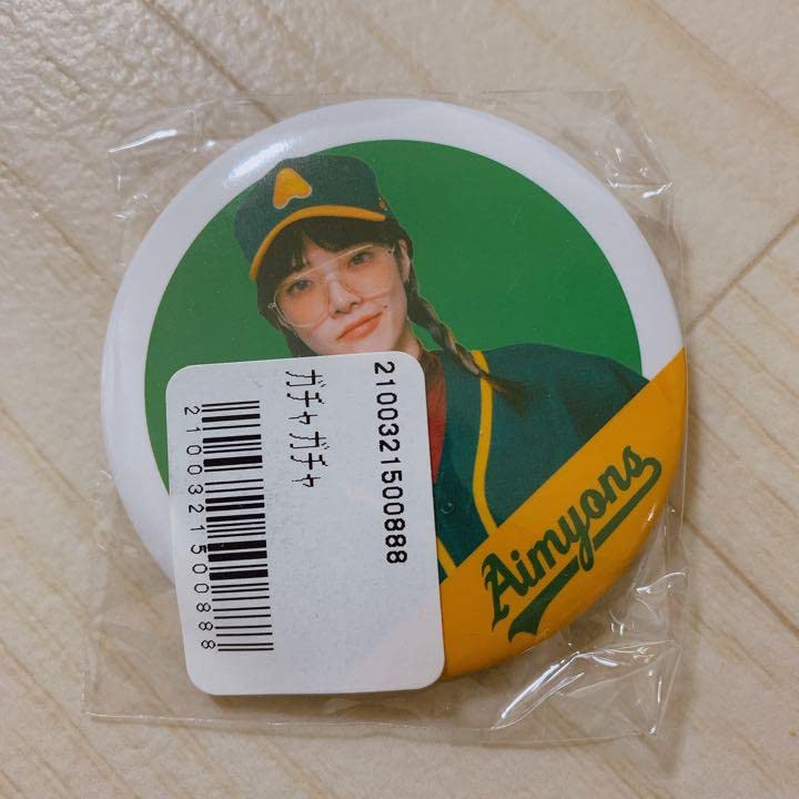 あいみょん　サーチライト　グッズ　缶バッチ　ガチャガチャ Amazon.co.jp: あいみょん 缶バッチ サーチライト ガチャ 阪神