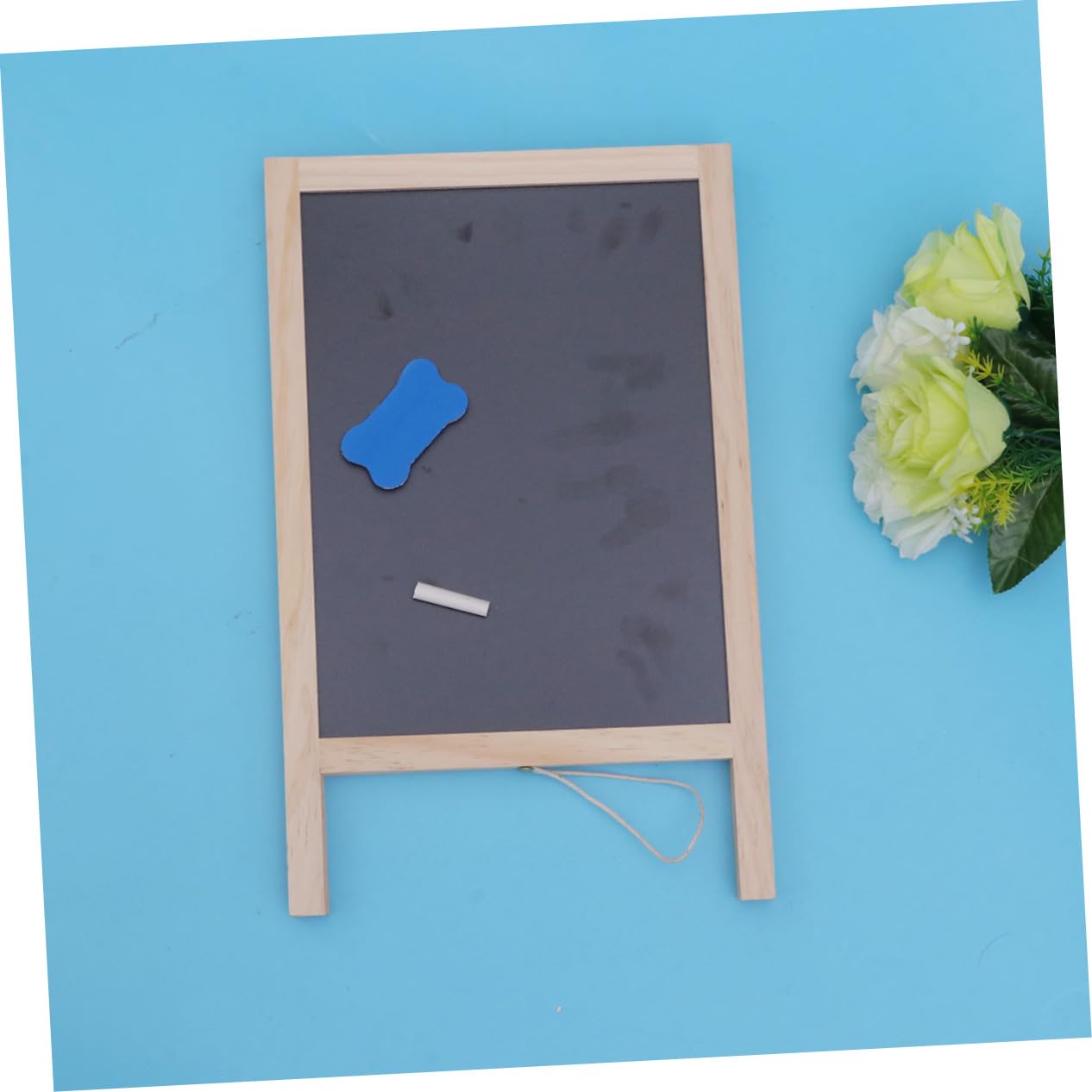 HOMSFOU Tableau Noir Double Face Bois 25 X 40 Cm Support Chevalet Trépied pour Comptoir de Bar et Garçon et Filles Usage Bureau Scolaire Couleur Aléatoire