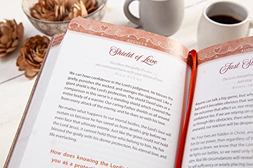 Image of Mr & Mrs: 365 Daily Devotions for Busy Couples