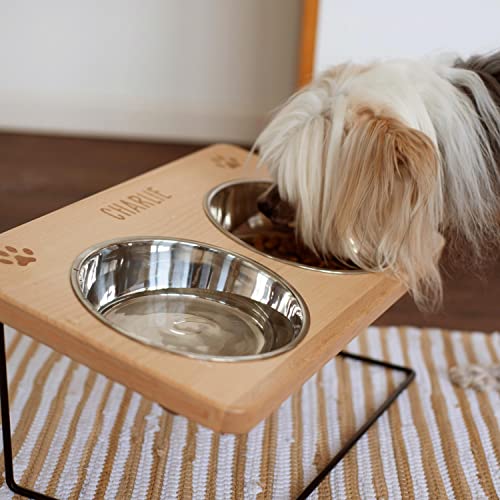 LAUBLUST Futterstation mit Name Personalisiert - Buche, 0,75 Liter (L) - Hundenapf erhöht - Hunde Zubehör - Napfunterlage Hund - Futternapf Katze