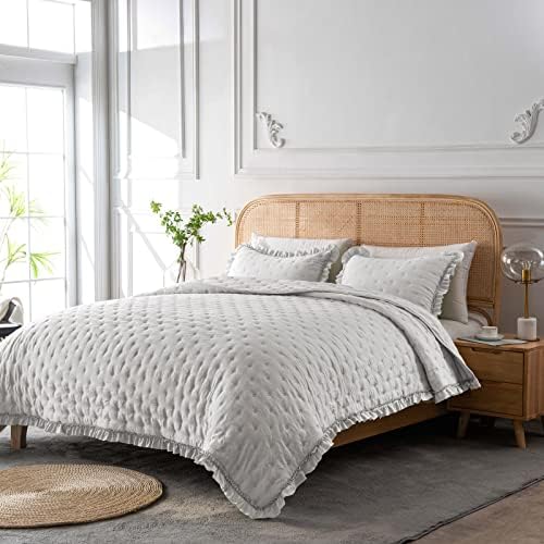 HIARUO 3-Piece Queen Quilt Set - Soft Warm Ultrasonic Ruffled Reversible Coverlet Bedspread Set (90 x 90 Inch) with 2 Pillow Sham (20 x 26 Inch), Light Grey
