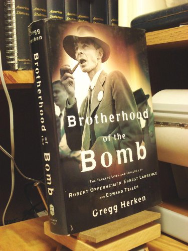 Brotherhood of the Bomb: The Tangled Lives and Loyalties of Robert Oppenheimer, Ernest Lawrence, and Edward Teller für 31,20 EUR bei Amazon Bild: Brotherhood of the Bomb: The Tangled Lives and Loyalties of Robert Oppenheimer, Ernest Lawrence, and Edward Teller für 31,20 EUR bei Amazon