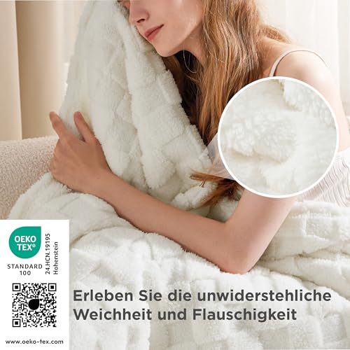 BEDSURE Kuscheldecke Flauschig - Fleecedecke & Wolldecke, Sofadecke, Schachbrettmuster Tagesdecke, Weiche Warme Karierte Decken für Zimmer Deko, Wohn- & Kuscheldecken, Weiß, 150 x 200 cm